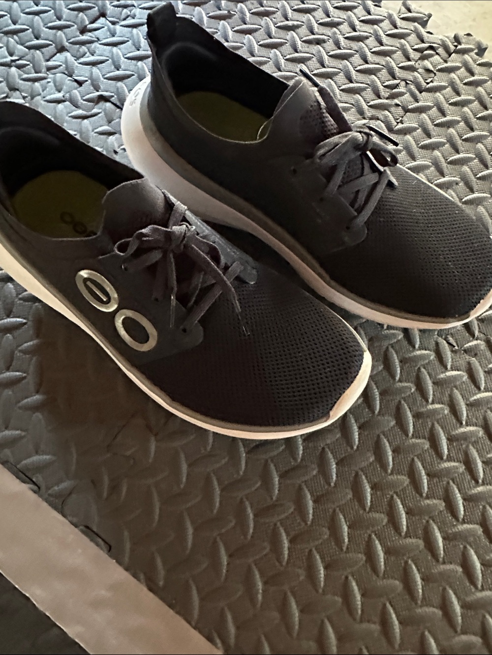 OOFOS Men's Black Athletic Lace-Up Sneakers with White Soles